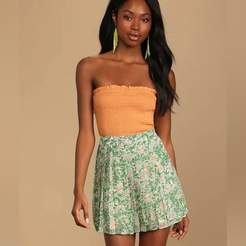 LULU’S COUNT THE PETALS GREEN FLORAL PRINT PLEATED MINI SKIRT